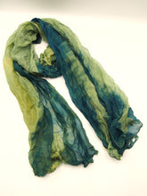 Carica l'immagine nel visualizzatore di Gallery, Sciarpa media 100% Seta, 15 varianti, EDIZIONE LIMITATA, Tintura Naturale