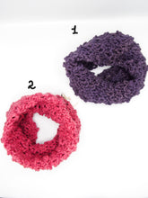 Load image into Gallery viewer, Handmade neck warmer 100% "Sogno" Merinos Wool, 2 variants, Natural Dye