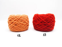 Carica l'immagine nel visualizzatore di Gallery, Gomitolo 100% Lana Sarda (100gr.), 16 colori, filato sottile, Tintura Naturale