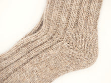 Carica l'immagine nel visualizzatore di Gallery, Calzettoni in Lana rustica di pecora Sarda, Taglia S e M (EUR 35-38, 39-42)