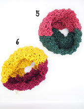 Load image into Gallery viewer, Handmade neck warmer 100% "Sogno" Merinos Wool, 2 variants, Natural Dye