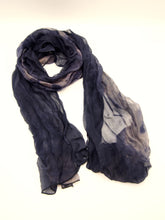 Carica l'immagine nel visualizzatore di Gallery, Sciarpa media 100% Seta, 15 varianti, EDIZIONE LIMITATA, Tintura Naturale