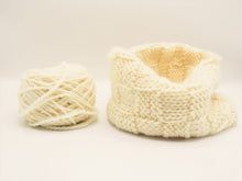 Carica l'immagine nel visualizzatore di Gallery, 1kg di Lana Merinos 100%, Bianco Naturale