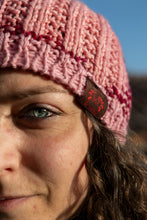 Carica l'immagine nel visualizzatore di Gallery, Cappello fatto a mano 100% Lana, 15 varianti, Tintura naturale