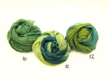 Carica l'immagine nel visualizzatore di Gallery, Sciarpa media 100% Seta, 15 varianti, EDIZIONE LIMITATA, Tintura Naturale