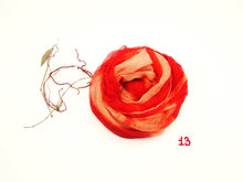 Carica l'immagine nel visualizzatore di Gallery, Sciarpa media 100% Seta, 19 varianti, Tintura Naturale