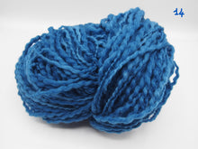 Carica l'immagine nel visualizzatore di Gallery, Matassa 100% Lana italiana (250 gr.), 11 colori, Tintura Naturale