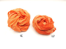 Carica l'immagine nel visualizzatore di Gallery, Sciarpa media 100% Seta, 15 varianti, EDIZIONE LIMITATA, Tintura Naturale