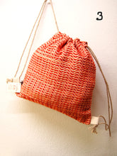 Carica l'immagine nel visualizzatore di Gallery, Zainetto a sacca in Tessuto, 6 Colori, Tintura Naturale