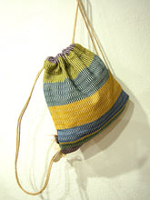 Carica l'immagine nel visualizzatore di Gallery, Zainetto a sacca in Tessuto, Tintura Naturale