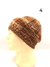 Carica l'immagine nel visualizzatore di Gallery, Cappello fatto a mano 100% Lana, 7 Modelli, Tintura naturale
