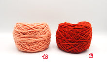 Carica l'immagine nel visualizzatore di Gallery, Gomitolo 100% Lana Merinos "Sogno" (100gr.), 16 tonalità, Tintura Naturale
