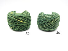 Carica l'immagine nel visualizzatore di Gallery, Gomitolo 100% Lana Merinos (100gr.), n°34 Colori, Tintura Naturale