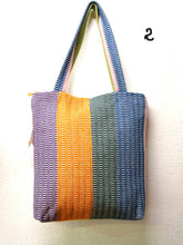 Carica l'immagine nel visualizzatore di Gallery, Borsa a spalla in tessuto, Pezzo Unico, Tintura Naturale