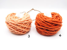 Carica l'immagine nel visualizzatore di Gallery, Gomitolo 100% Lana Sarda (100gr.), 4 colori, filato spesso, Tintura Naturale