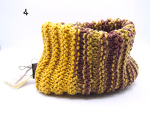 Load image into Gallery viewer, Handmade neck warmer 100% "Sogno" Merinos Wool, 2 variants, Natural Dye