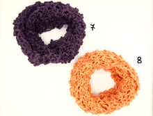 Carica l'immagine nel visualizzatore di Gallery, Scaldacollo fatto a mano 100% Lana, 3 colori, Tintura Naturale