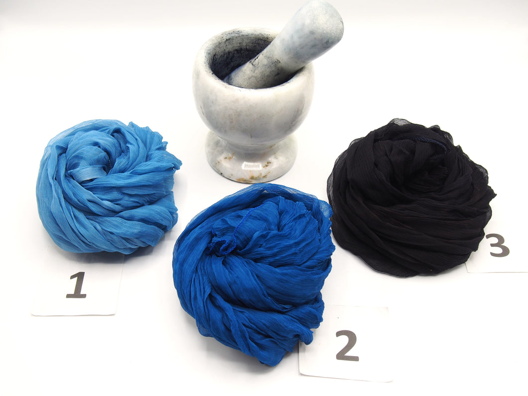 Mittelgroßer Schal aus 100 % Seide, 25 Farbtöne, natürlich gefärbt