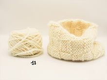 Load image into Gallery viewer, Ball of 100% Merino Wool &quot;Sogno&quot;, 17 shades, Natural Dye
