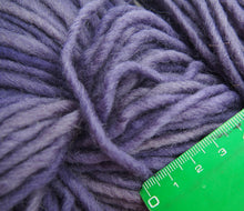 Load image into Gallery viewer, skein 200gr. of 100% &quot;Soft&quot; Merino Wool, Natural Dye
