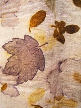 Carica l&#39;immagine nel visualizzatore di Gallery, Sciarpa Ecoprint Lana, 3 varianti, Tintura Naturale
