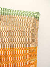 Lade das Bild in den Galerie-Viewer, Cuscino d&#39;arredamento, tessitura bisaccia, 4 varianti, Tintura Naturale

