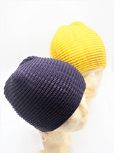 Load image into Gallery viewer, Adult beanie 100% Merinos Wool, 23 Shades, Natural Dye
