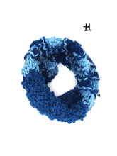 Load image into Gallery viewer, Handmade neck warmer 100% "Sogno" Merinos Wool, 2 variants, Natural Dye
