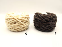 Carica l&#39;immagine nel visualizzatore di Gallery, Gomitolo 100% Lana Sarda (100gr.), 14 colori, filato spesso, Tintura Naturale
