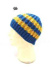 Carica l'immagine nel visualizzatore di Gallery, Cappello fatto a mano 100% Lana, 15 varianti, Tintura naturale
