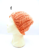 Carica l'immagine nel visualizzatore di Gallery, Cappello fatto a mano 100% Lana, 15 varianti, Tintura naturale
