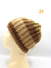 Carica l&#39;immagine nel visualizzatore di Gallery, Cappello fatto a mano 100%Lana, 15 Modelli, Tintura naturale
