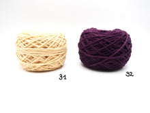 Carica l'immagine nel visualizzatore di Gallery, Gomitolo 100% Lana Merinos (100gr.), n°34 Colori, Tintura Naturale
