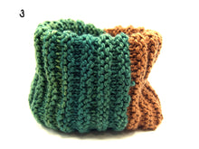 Load image into Gallery viewer, Handmade neck warmer 100% "Sogno" Merinos Wool, 2 variants, Natural Dye
