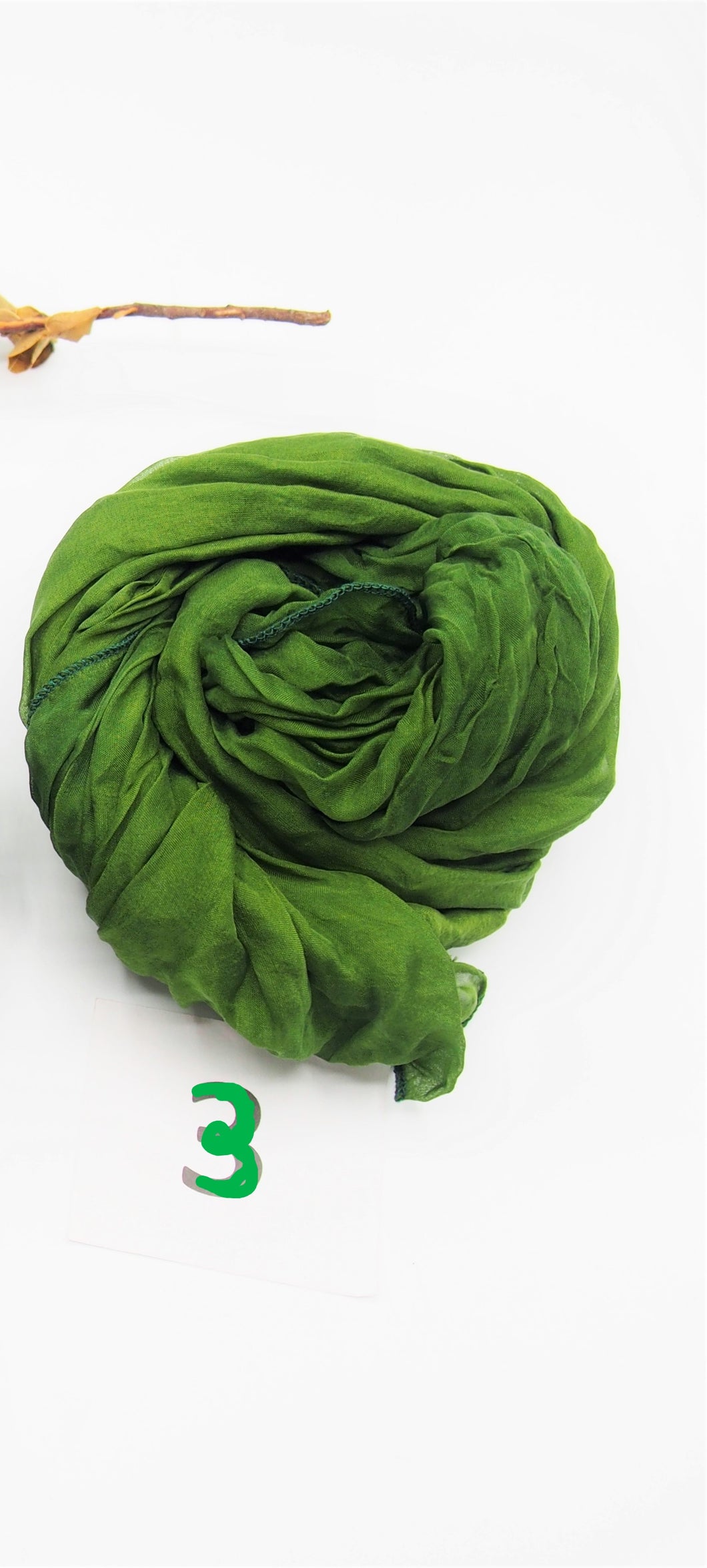 Mittelgroßer Schal aus 100 % Seide, 25 Farbtöne, natürlich gefärbt