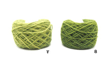 Carica l'immagine nel visualizzatore di Gallery, Gomitolo 100% Lana Sarda (100gr.), 8 colori, filato sottile, Tintura Naturale
