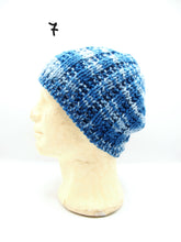 Carica l'immagine nel visualizzatore di Gallery, Cappello fatto a mano 100% Lana, 15 varianti, Tintura naturale
