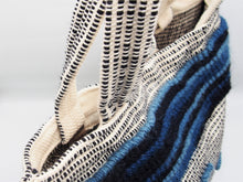 Load image into Gallery viewer, Shoulder bag made on a loom, Natural Dye
