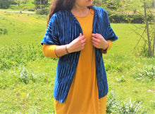 Load image into Gallery viewer, Cardigan in 100% Merinos wool, natural dyeing
