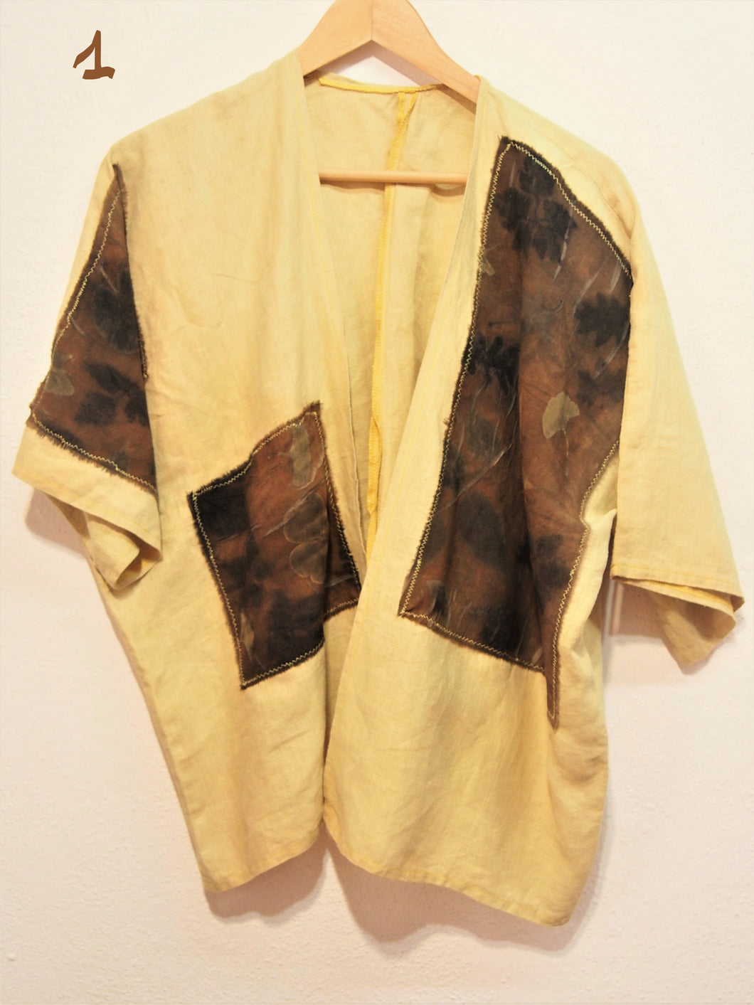 Kimono aus 100 % Leinen mit Ökodruck, Einzelstück, natürlich gefärbt